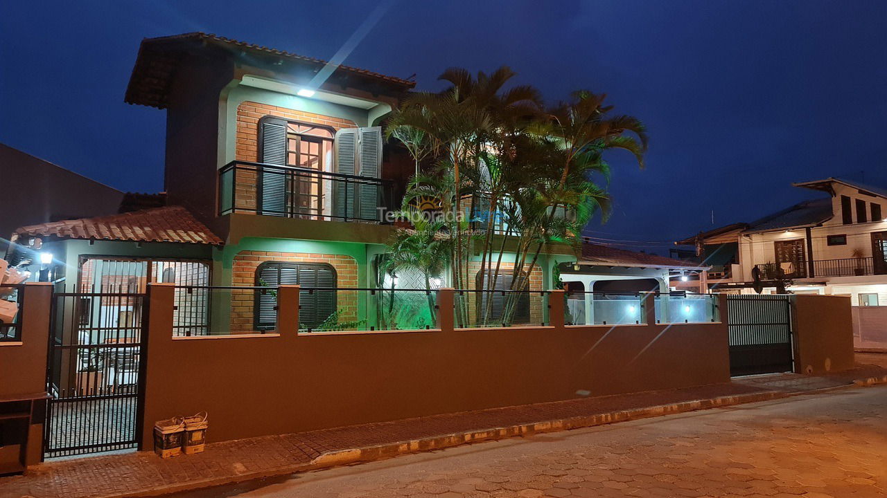 House for vacation rental in São Francisco do Sul (Enseada)