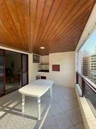 Apartamento próximo do Shopping 3 dormitórios na Meia Praia