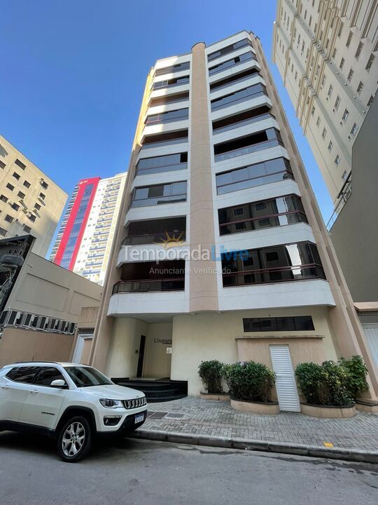 Apartamento para aluguel de temporada em Itapema (Meia Praia)