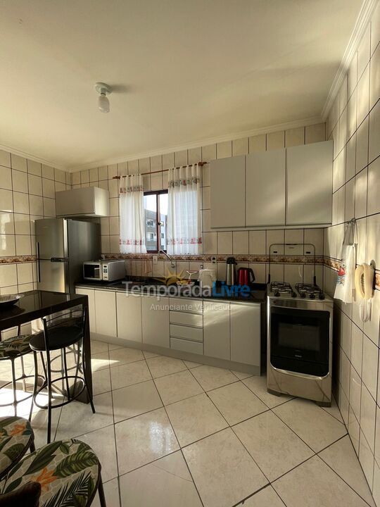 Apartamento para aluguel de temporada em Itapema (Meia Praia)