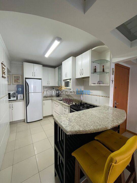 Apartamento para aluguel de temporada em Itapema (Meia Praia)