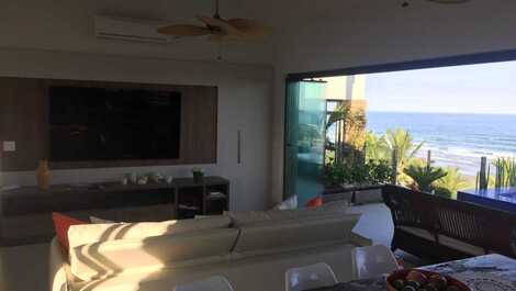 WONDERFUL PENTHOUSE WITH SAND-FRONT POOL FOR 10 PEOPLE IN BERTIOGA