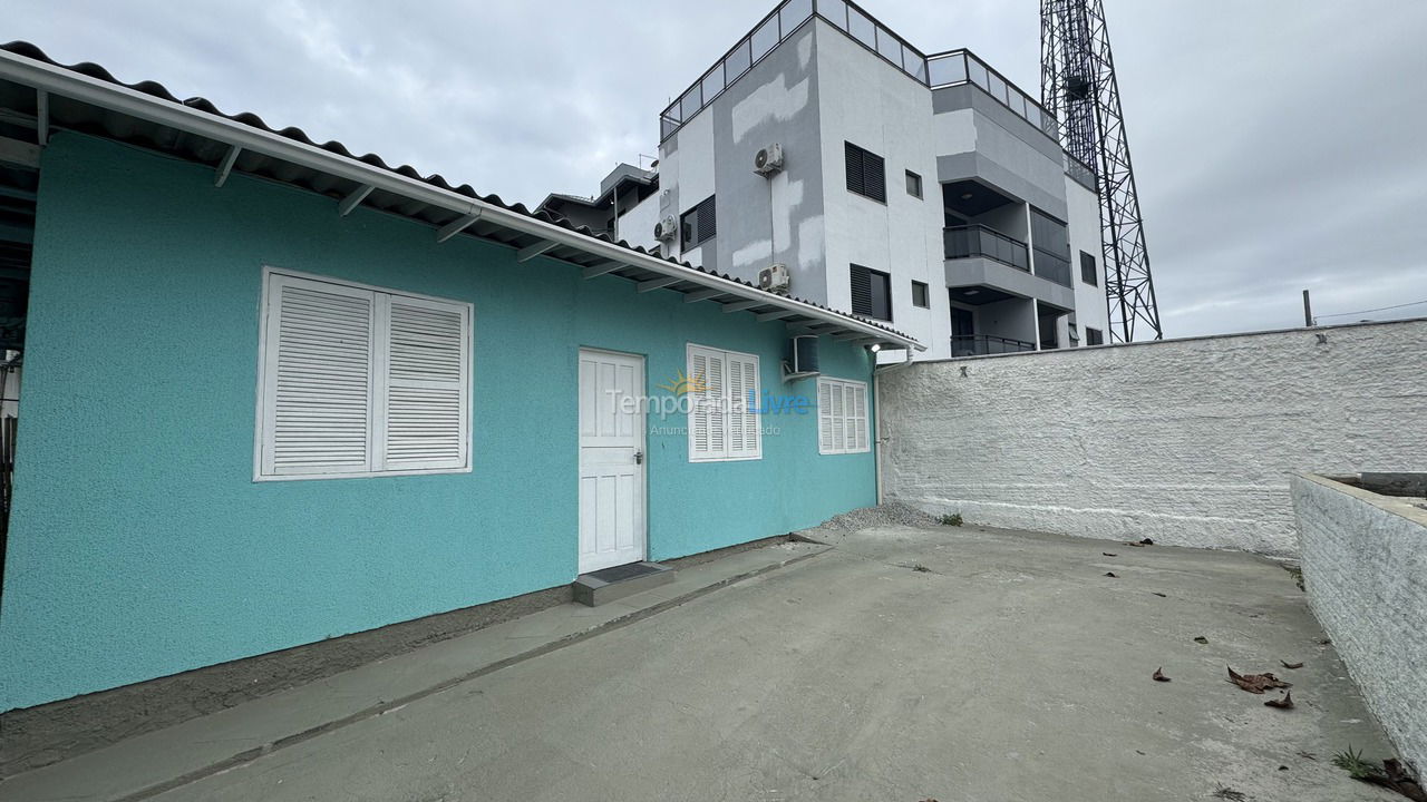 Casa para aluguel de temporada em Florianopolis (Praia dos Ingleses)