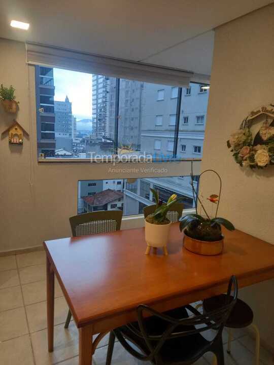 Apartamento para aluguel de temporada em Itapema (Meia Praia)