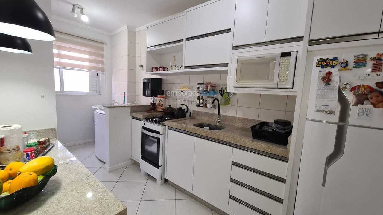 Apartamento para aluguel de temporada em Itapema (Meia Praia)