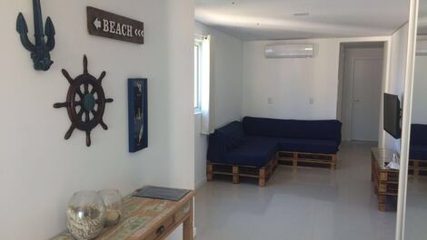 Apartamento 2 dormitórios na Meia Praia