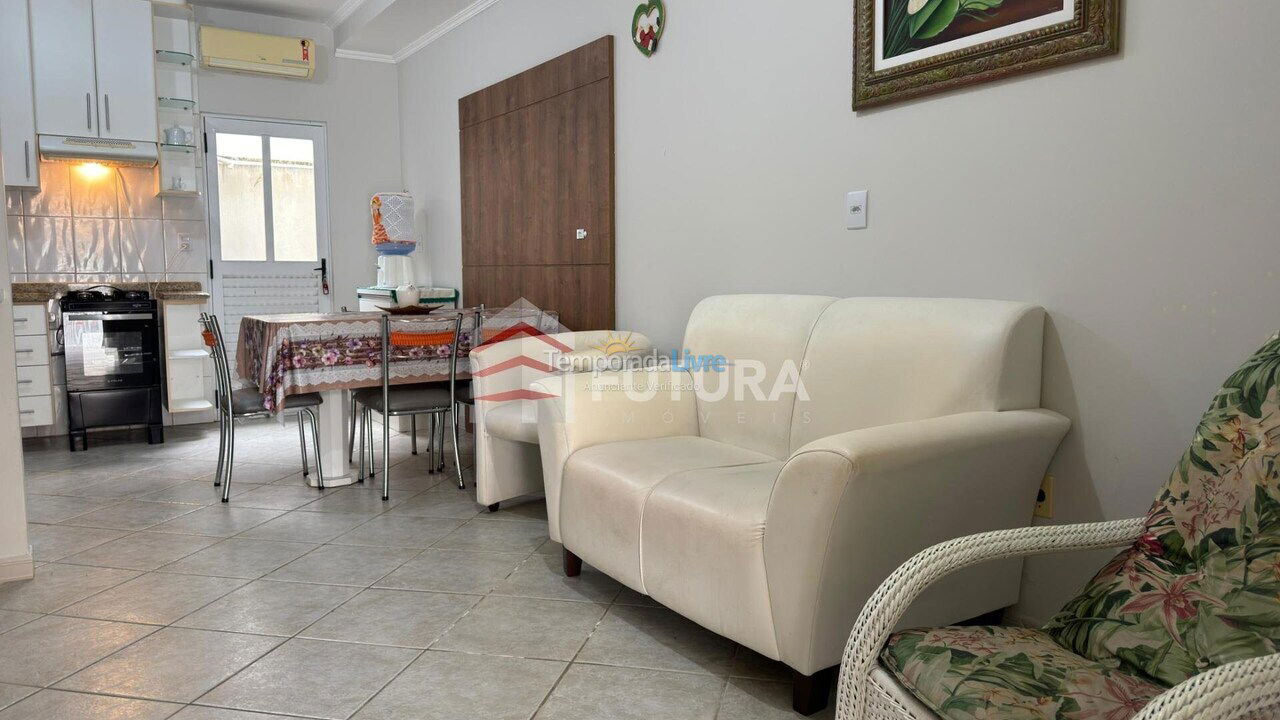 Casa para alquiler de vacaciones em Bombinhas (Praia de Bombas)