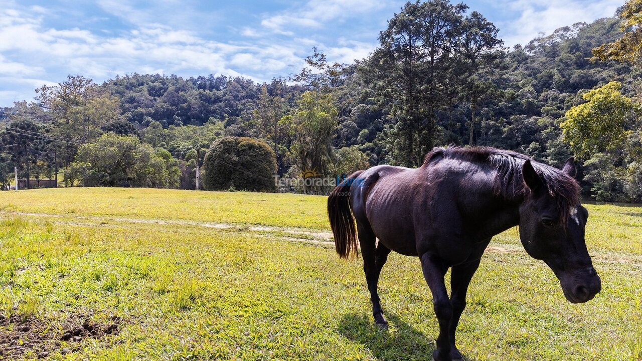 Casa para alquiler de vacaciones em Ibiúna (Caucaia do Alto)