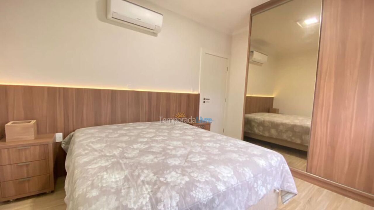 Apartment for vacation rental in Bombinhas (Praia de Bombas)