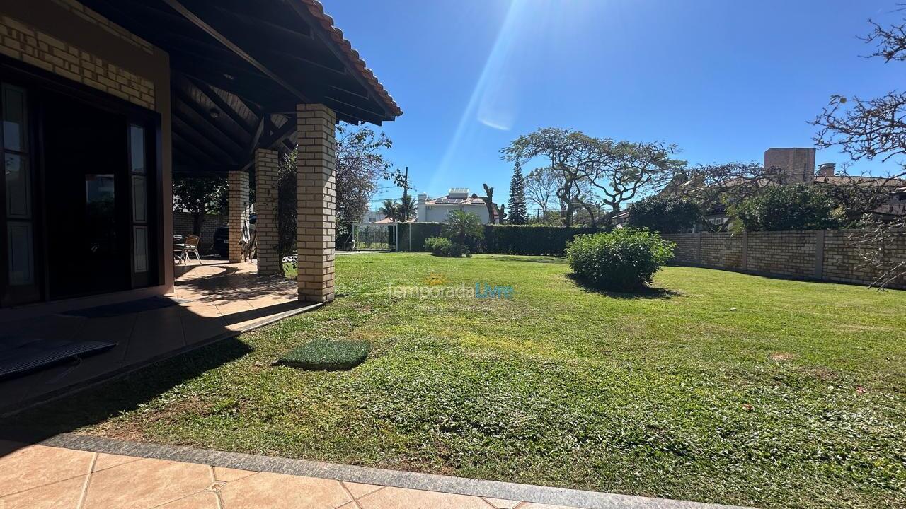 Casa para aluguel de temporada em Florianopolis (Jurerê Internacional)