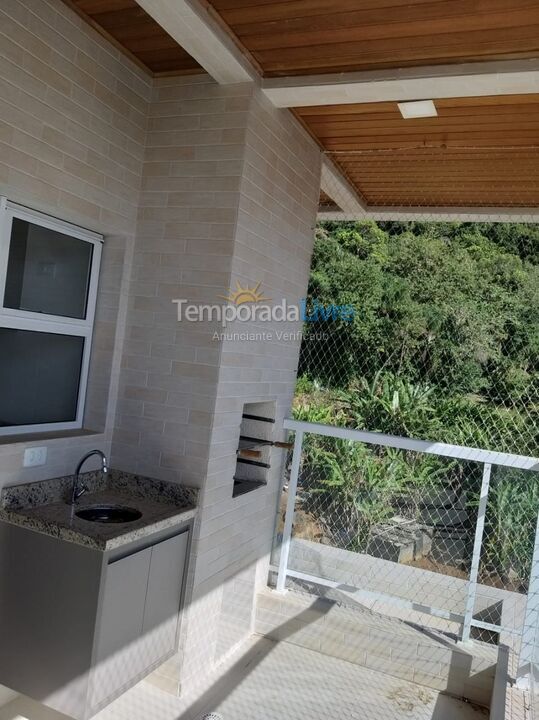 Apartamento para aluguel de temporada em Ubatuba (Praia das Toninhas)