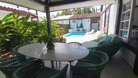 5 dormitorios, piscina privada, cerca del mar. Baléia/SP