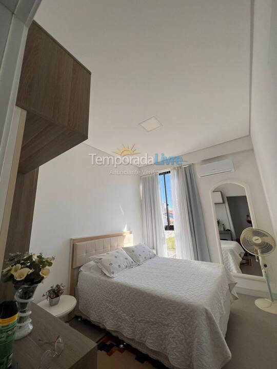 Apartment for vacation rental in Balneário Piçarras (Piçarras)