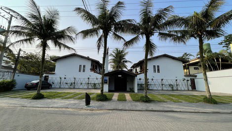 Casa para alugar em São Sebastião - Juquehy