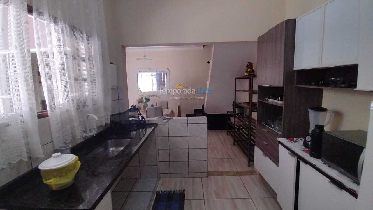 Casa para aluguel de temporada em Ubatuba (Maranduba)