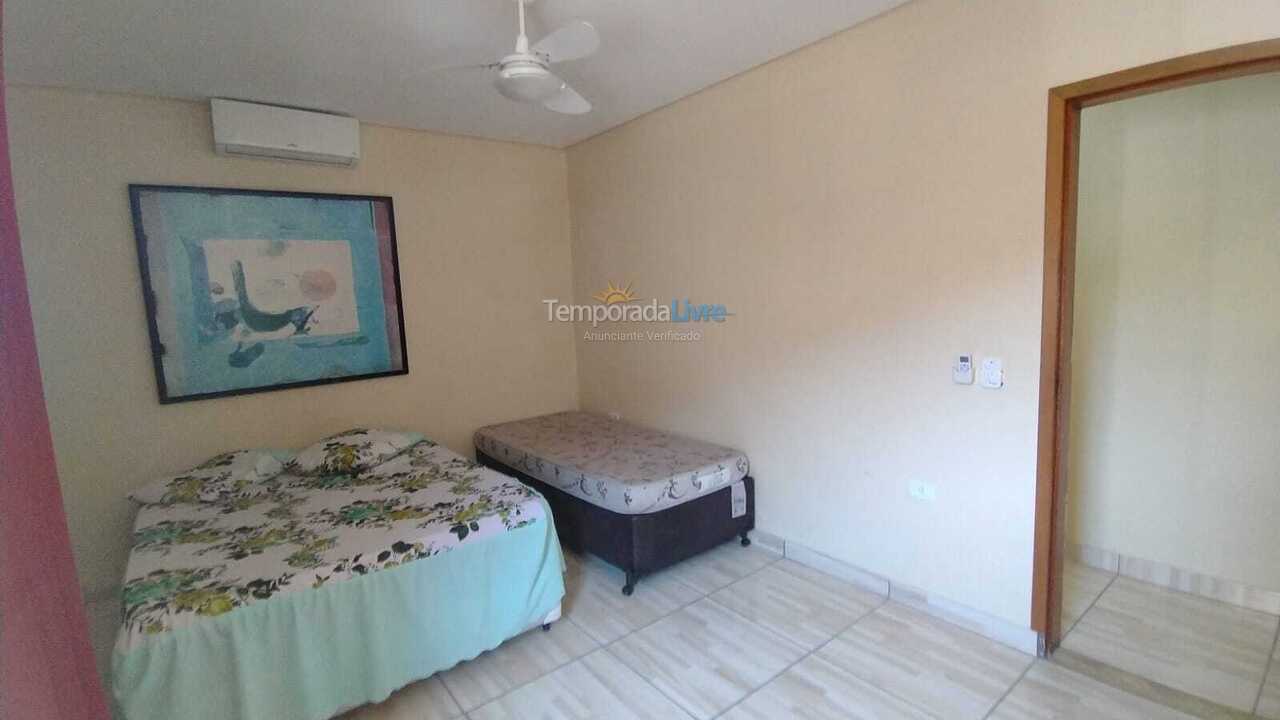 Casa para aluguel de temporada em Ubatuba (Maranduba)