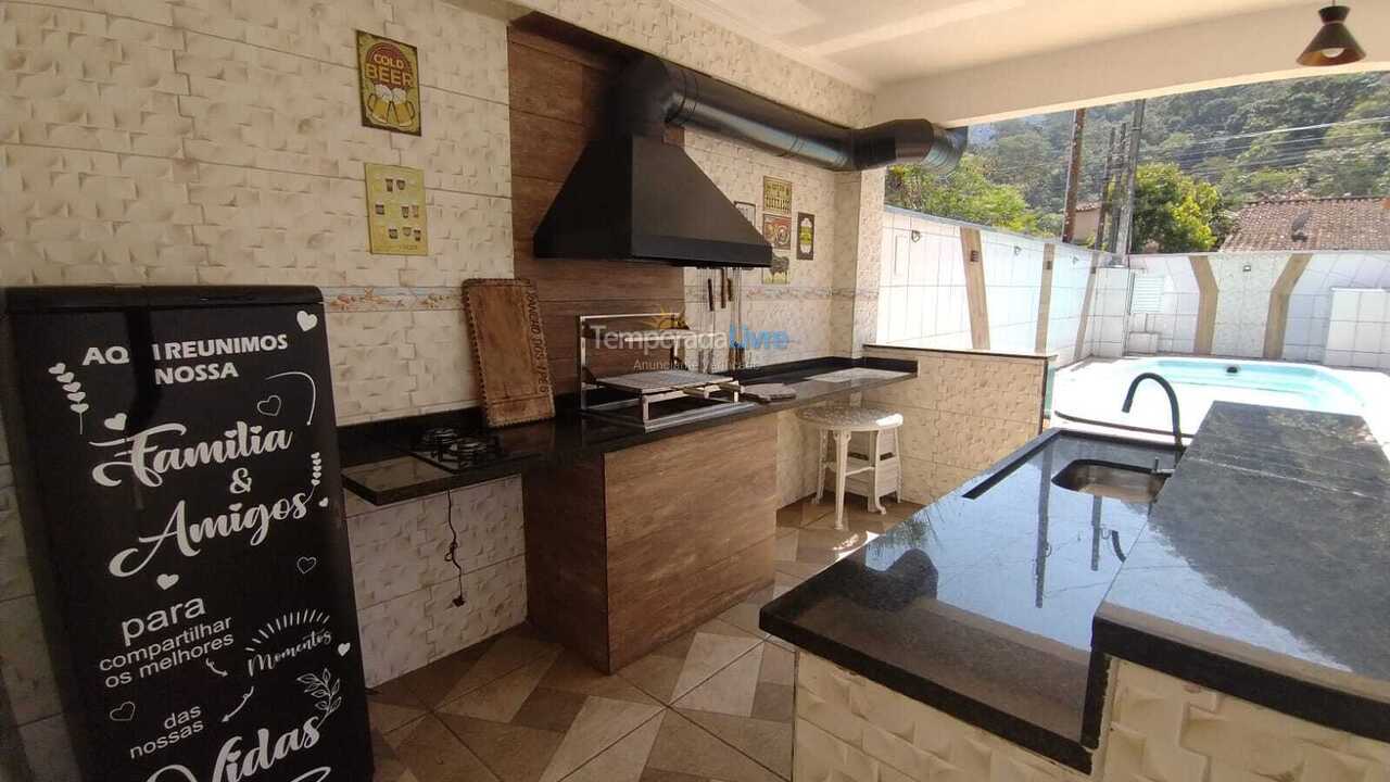 Casa para aluguel de temporada em Ubatuba (Maranduba)