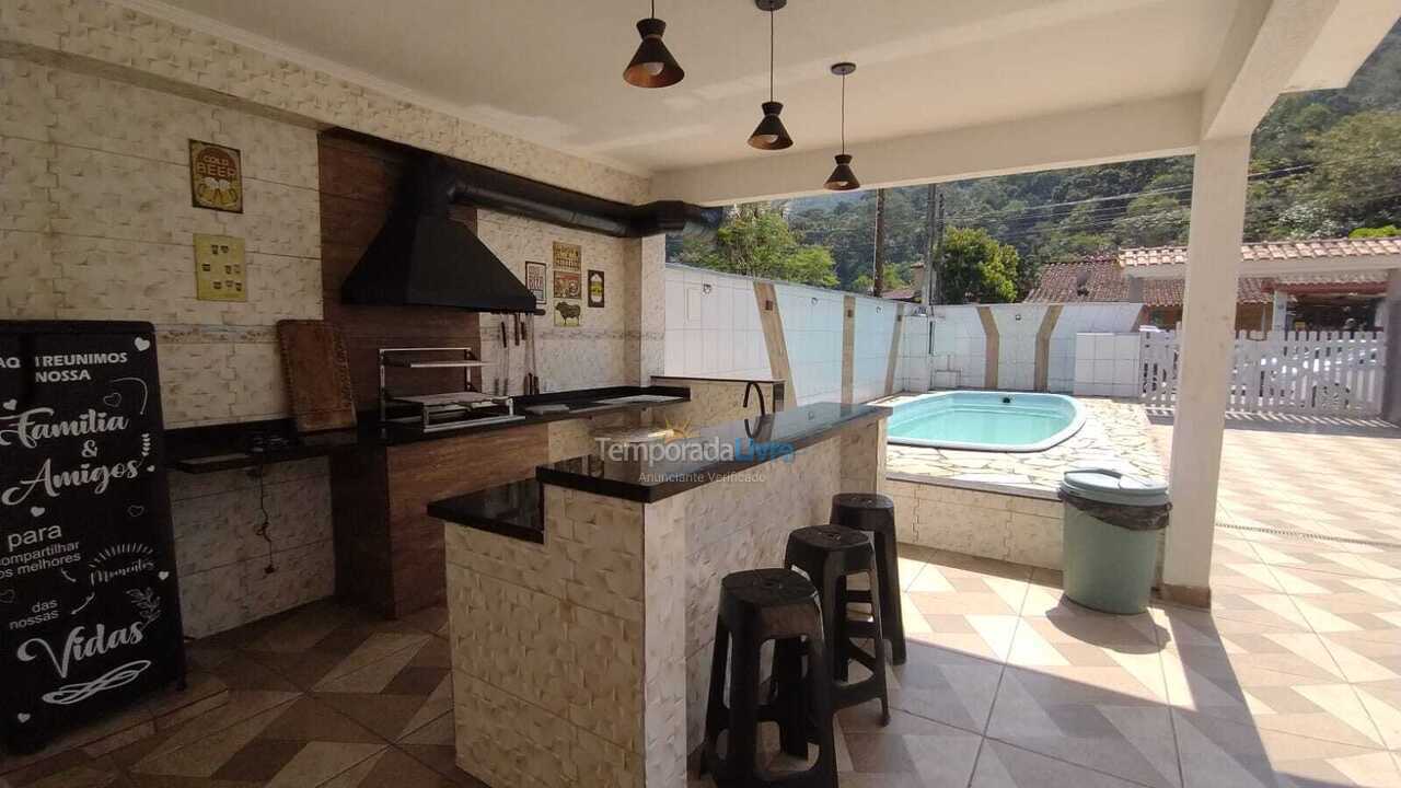 Casa para aluguel de temporada em Ubatuba (Maranduba)