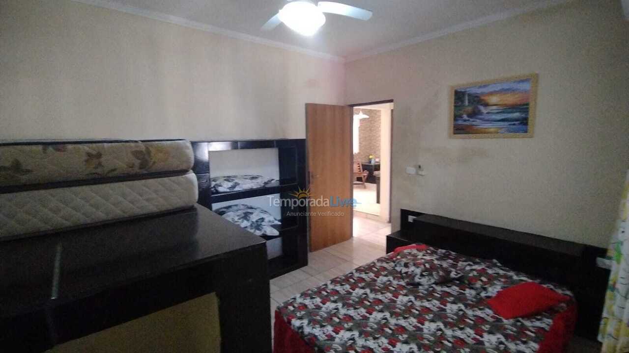 Casa para aluguel de temporada em Ubatuba (Maranduba)