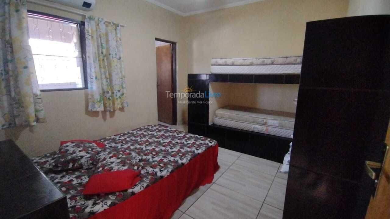 Casa para aluguel de temporada em Ubatuba (Maranduba)