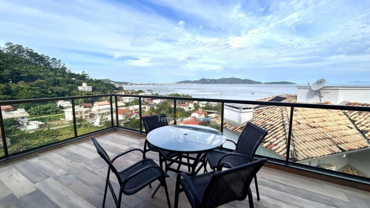 Casa para aluguel de temporada em Bombinhas (Praia de Zimbros)