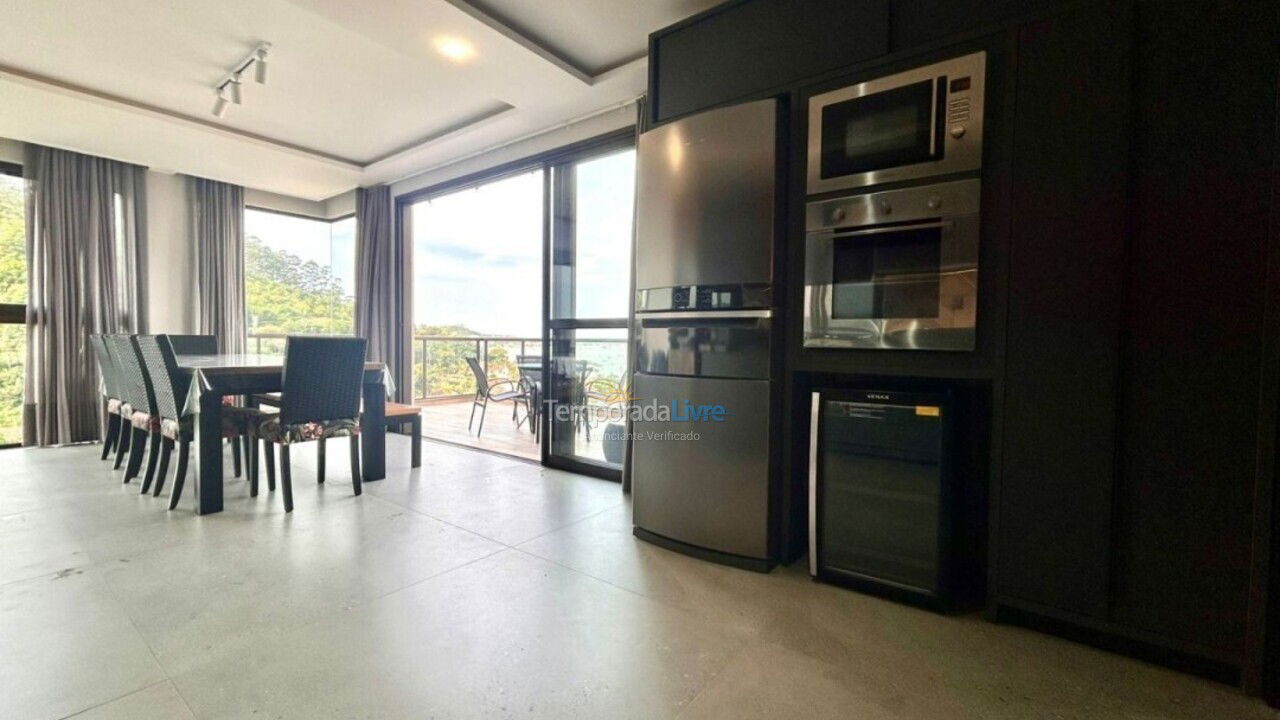 Casa para aluguel de temporada em Bombinhas (Praia de Zimbros)