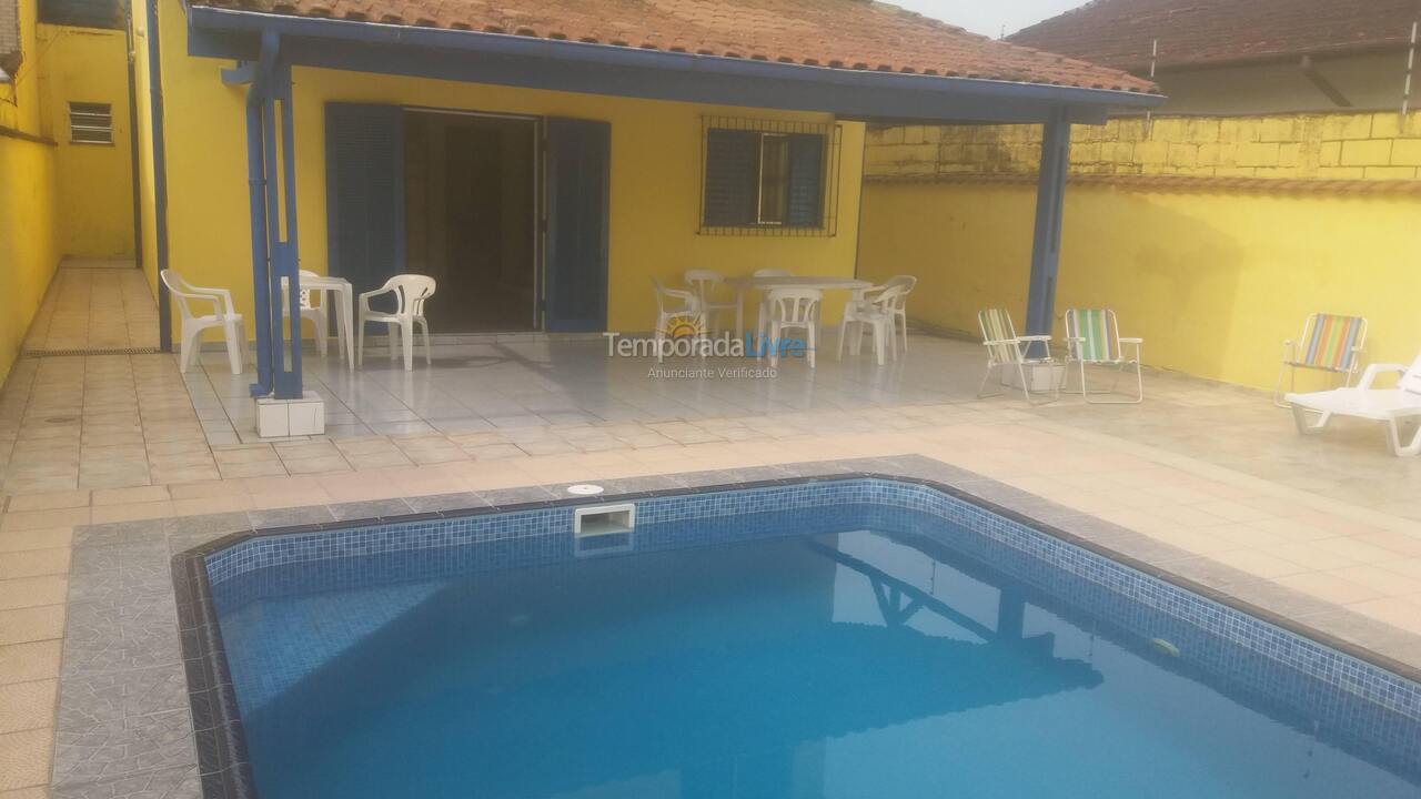 Casa para aluguel de temporada em Praia Grande (Solemar)