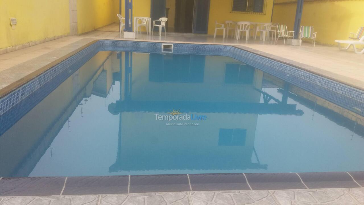 Casa para aluguel de temporada em Praia Grande (Solemar)