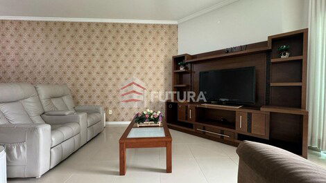 Beautiful 2 bedroom apartment 80 meters from Bombas beach