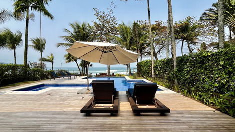 Beachfront house on Maresias Beach