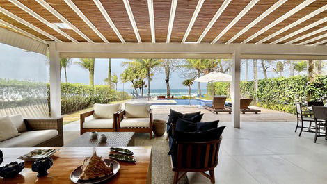 Beachfront house on Maresias Beach