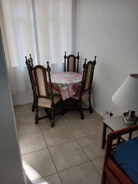 COPACABANA 2 BEDROOM APARTMENT 1 BLOCK FROM THE BEACH (100 METERS)