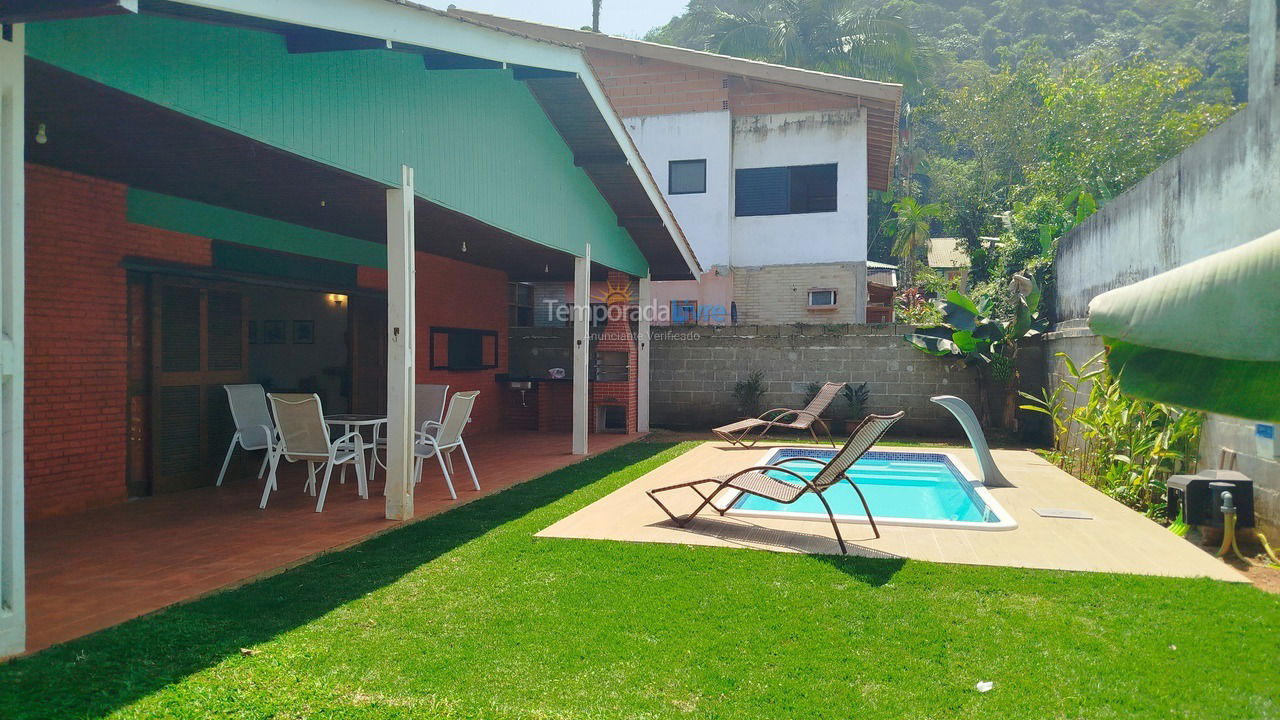 Casa para alquiler de vacaciones em Ubatuba (Praia do Lázaro)