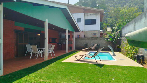 Condominio Pedra Verde 5 suites aire acondicionado piscina barbacoa