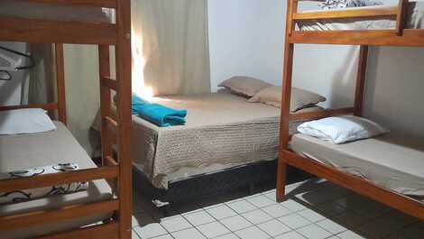 Excelente casa para temporada com 06 quartos com ar