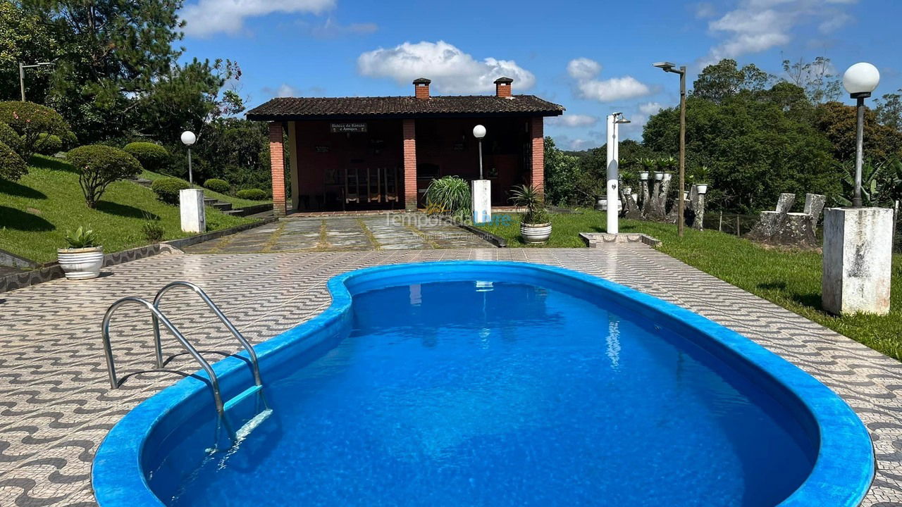 Casa para alquiler de vacaciones em Juquitiba (Palestina)