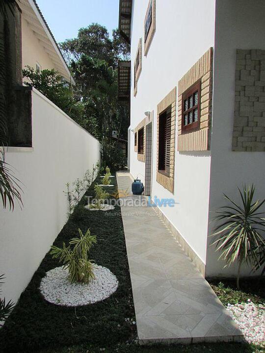 Casa para aluguel de temporada em Bertioga (Riviera de São Lourenço)