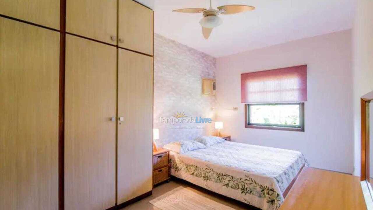 House for vacation rental in São Sebastião (Praia da Baleia)