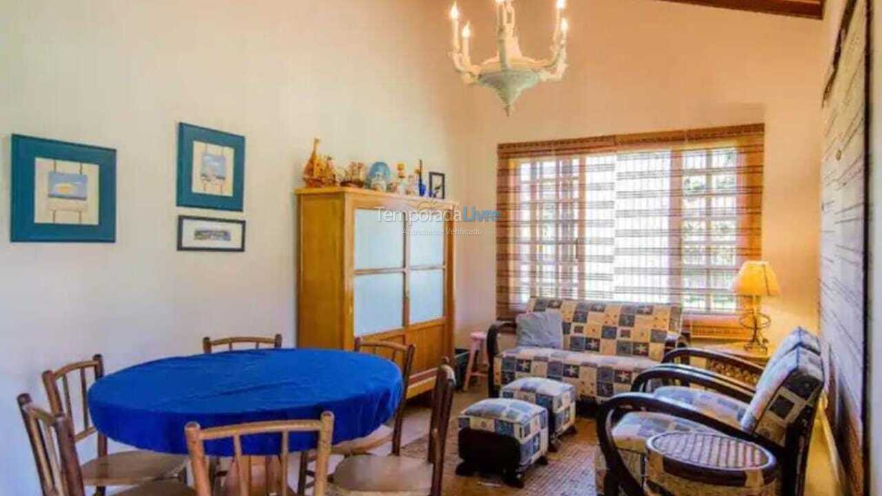 Casa para alquiler de vacaciones em São Sebastião (Praia da Baleia)