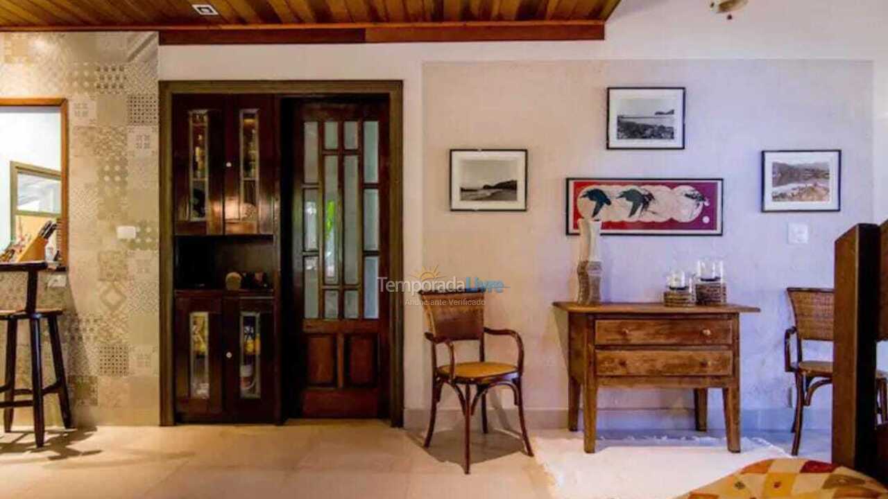 Casa para alquiler de vacaciones em São Sebastião (Praia da Baleia)