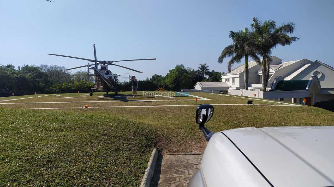 Casa para aluguel de temporada em Governador Celso Ramos (Armação da Piedade)