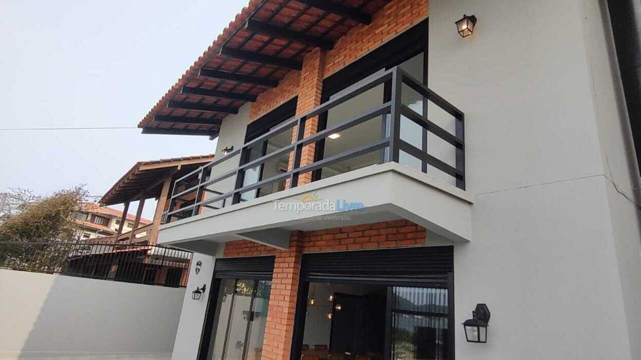 Casa para alquiler de vacaciones em São Francisco do Sul (Enseada)