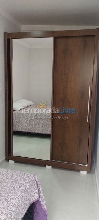 Apartamento para aluguel de temporada em Guarujá (Pitangueiras)