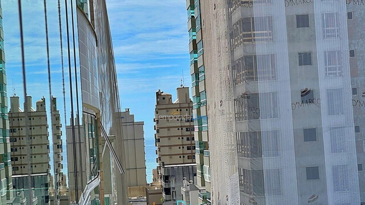 Apartamento para aluguel de temporada em Itapema (Meia Praia Segunda Quadra Mar)