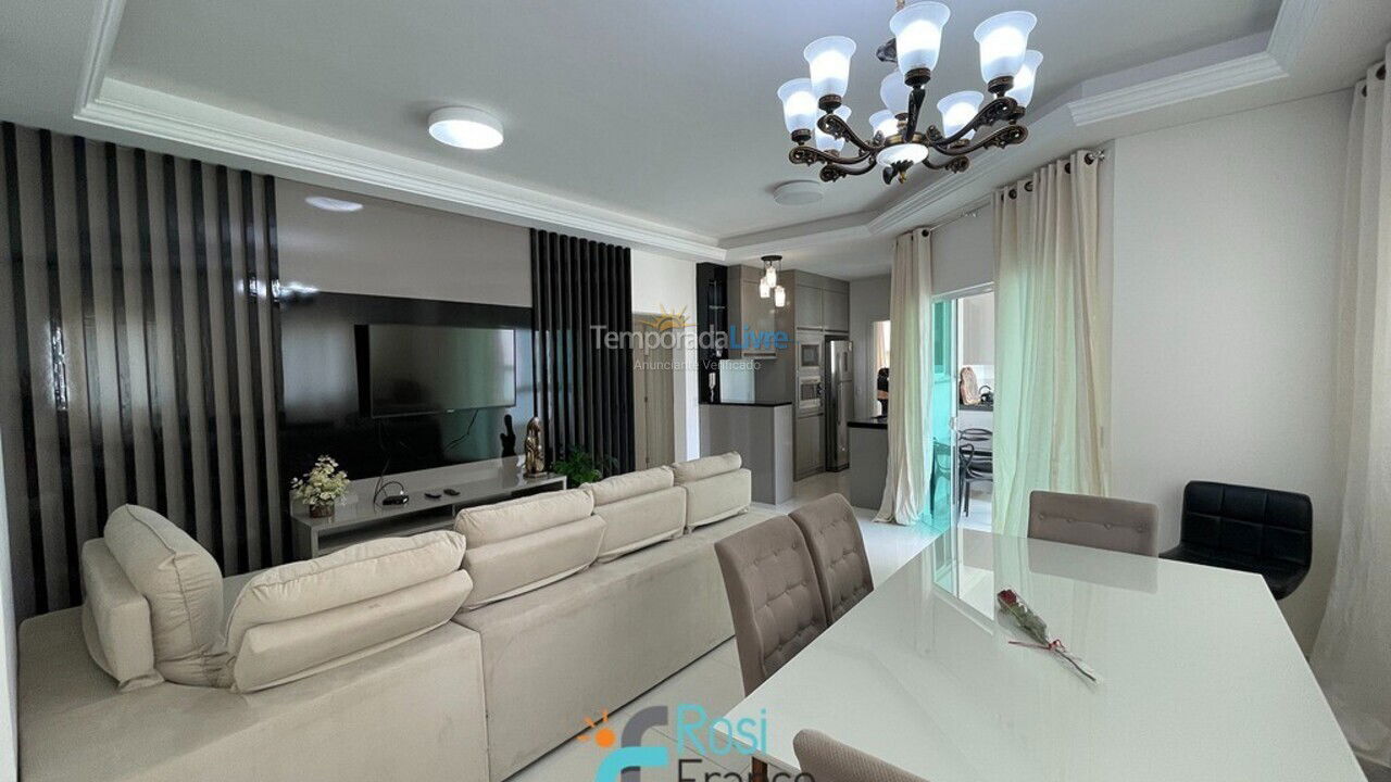 Apartamento para aluguel de temporada em Itapema (Meia Praia Segunda Quadra Mar)
