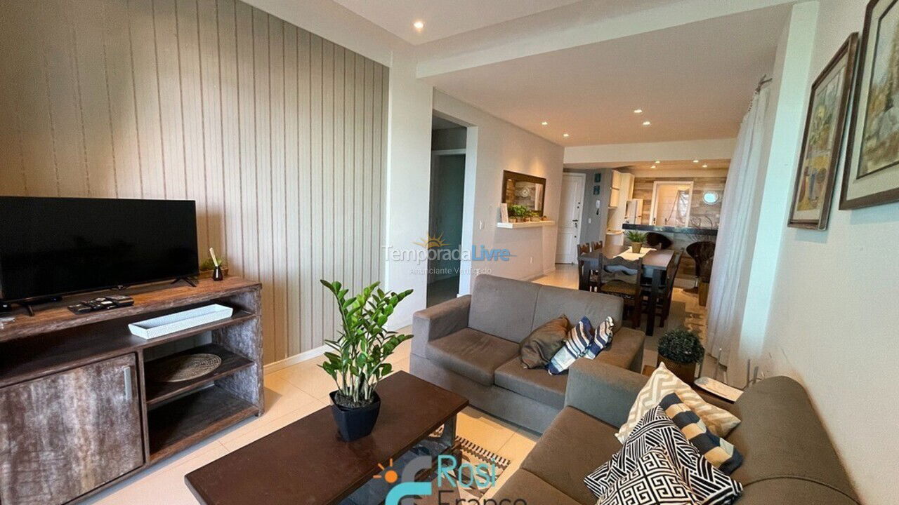 Apartamento para aluguel de temporada em Itapema (Meia Praia Frente Mar)