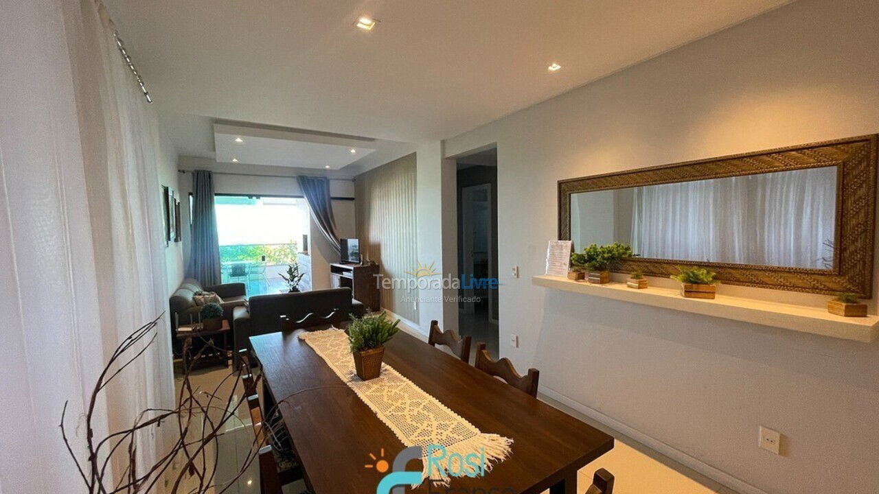 Apartamento para aluguel de temporada em Itapema (Meia Praia Frente Mar)