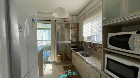 3-suite apartment on the beachfront in Meia Praia SC