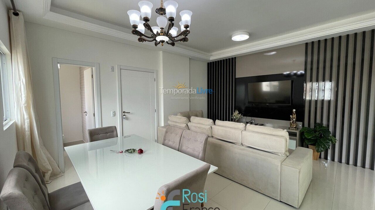 Apartamento para aluguel de temporada em Itapema (Meia Praia Segunda Quadra Mar)