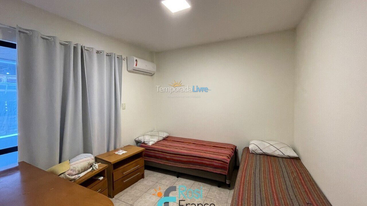 Apartment for vacation rental in Itapema (Centro)